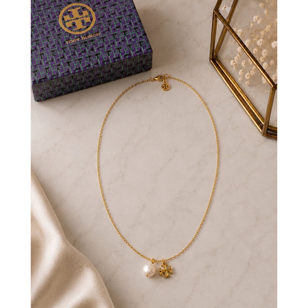 NWT Tory Burch Paperclip Pearl & Logo Necklace / Dustbag Included